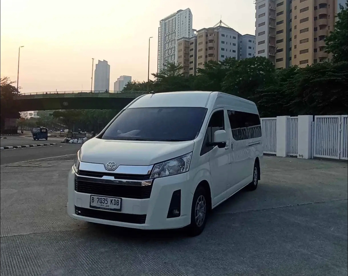 Rental Toyota HiAce Premio Pekalongan