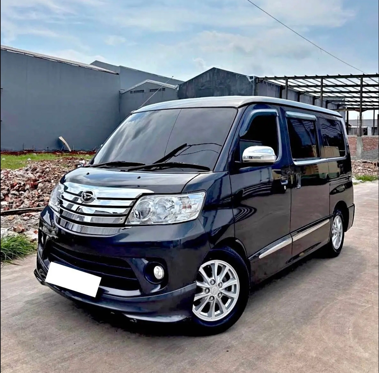 Rental Daihatsu Luxio Pekalongan